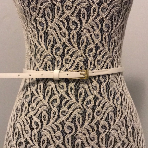 White thin belt - Picture 1 of 1